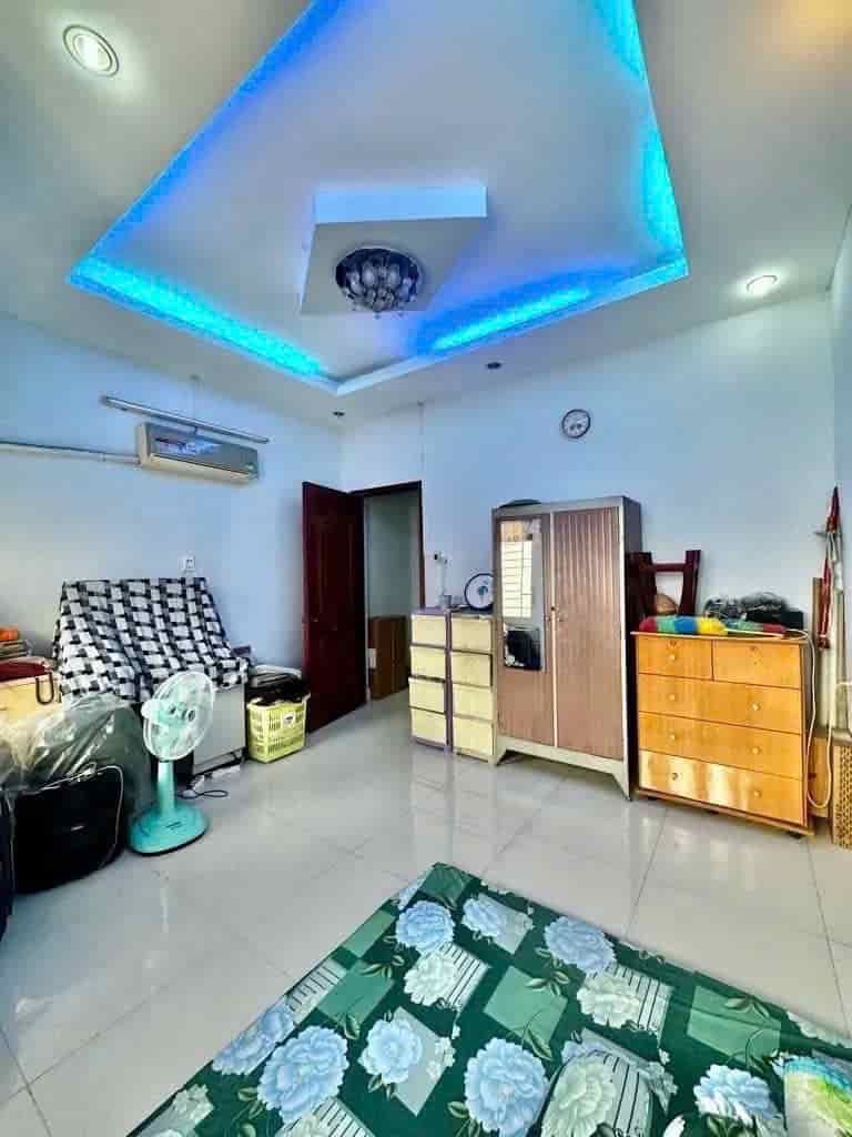 Bán nhà 2 TẦNG Ở NGAY, 70M2 chỉ nhỉnh 8 TỶ, HXH QUAY ĐẦU - Ở, KD TỐT