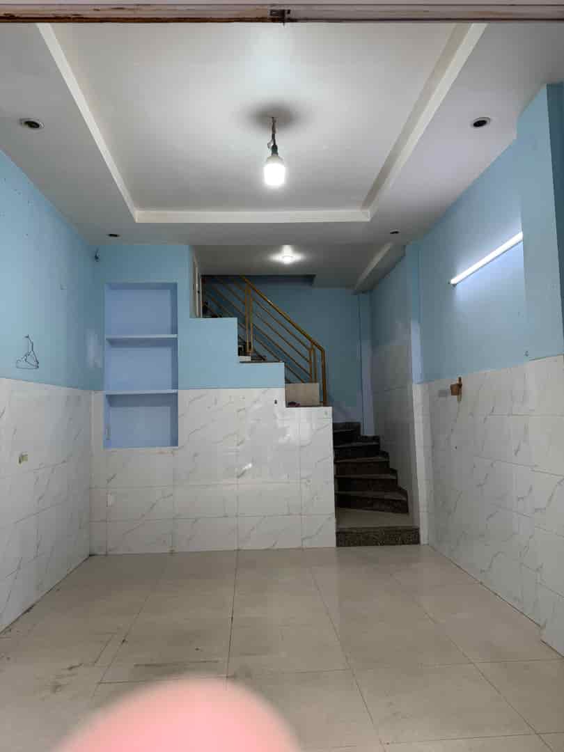 Cho thuê nhà hẽm xe hơi đường Âu Cơ Q11 .