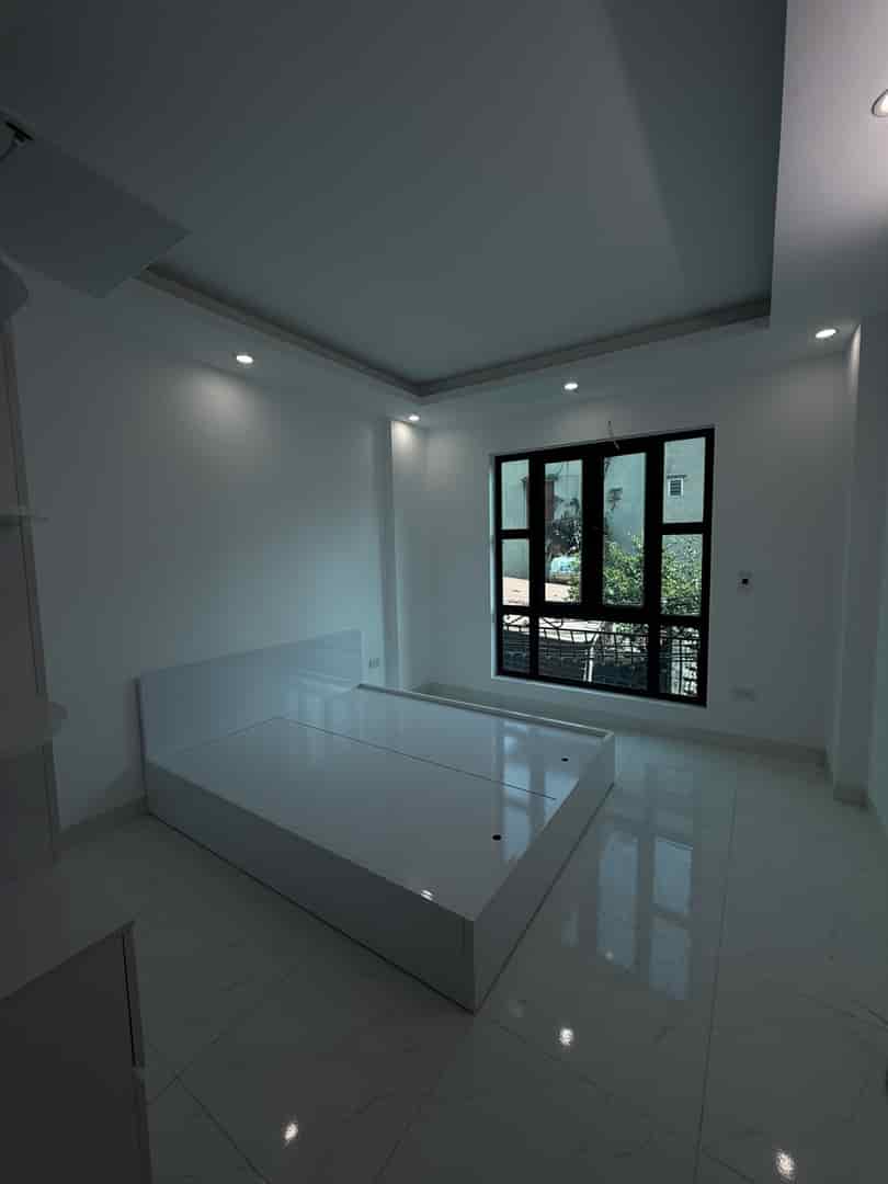 Bán nhà Tả Thanh Oai, Thanh Trì, 32m2, kinh doanh sầm uất, ô tô đỗ cửa, 6 tỷ