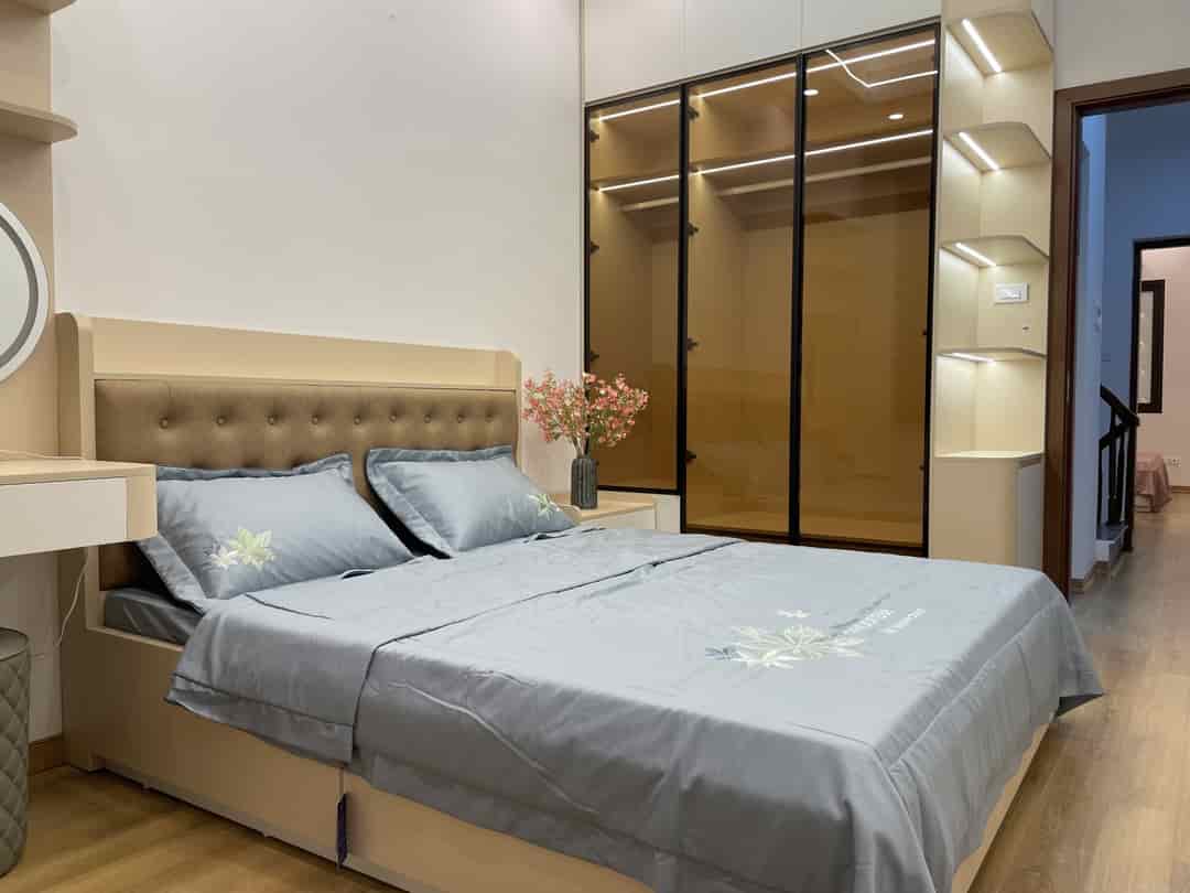 Bán nhà Yên Xá, Thanh Trì, gần đường ô tô, 32m2, 5 tầng, 6.5 tỷ