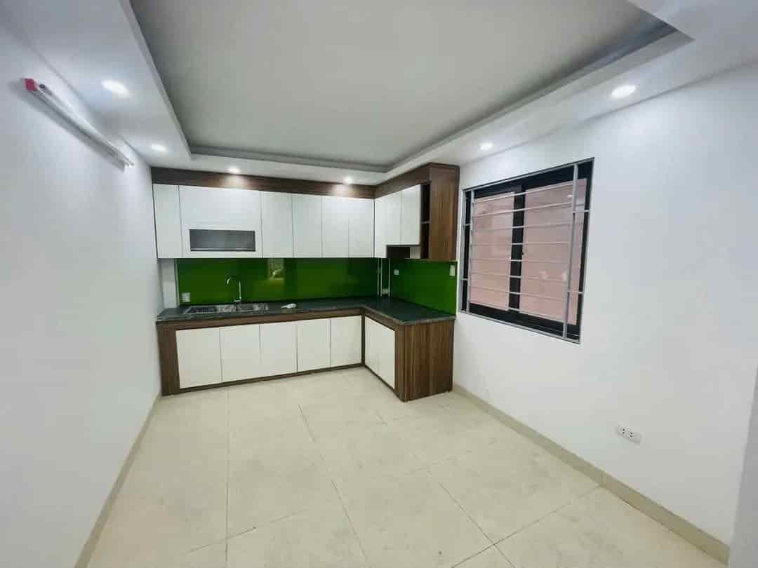 Bán gấp nhà 35m2, 4 tầng Ngọc Hồi, ngõ ô tô giá chỉ 5,65 tỷ
