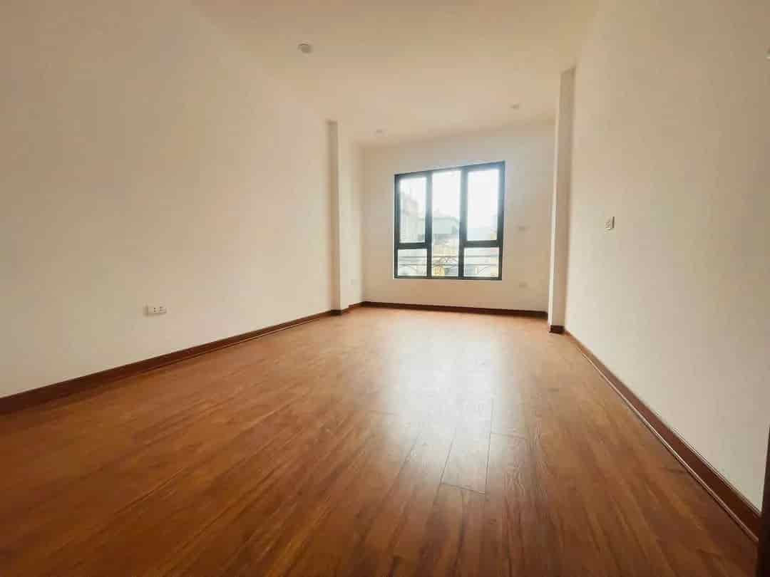 Bán gấp nhà 35m2, 4 tầng Ngọc Hồi, ngõ ô tô giá chỉ 5,65 tỷ