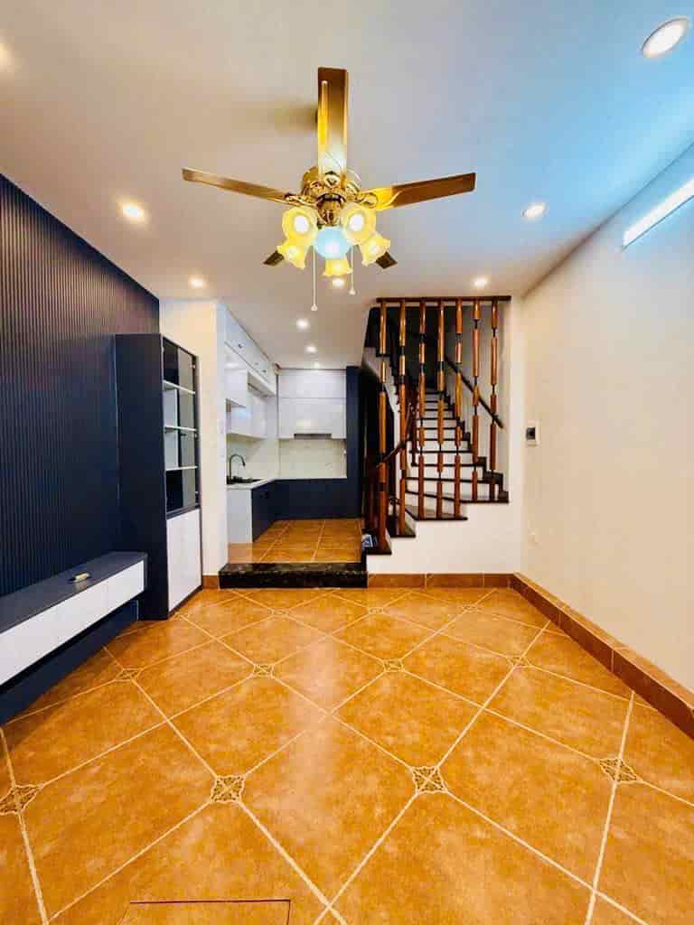 Nhà gần Nguyễn Văn Huyên, 36m² x 6T, view thoáng, 9.2 tỷ