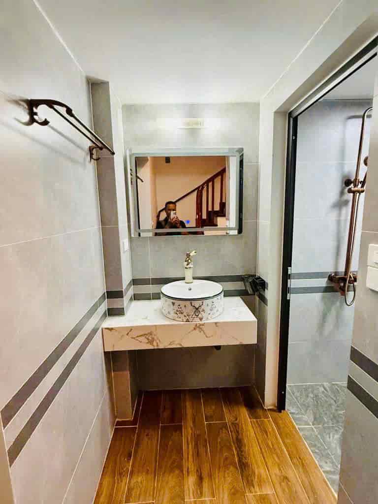 Nhà gần Nguyễn Văn Huyên, 36m² x 6T, view thoáng, 9.2 tỷ
