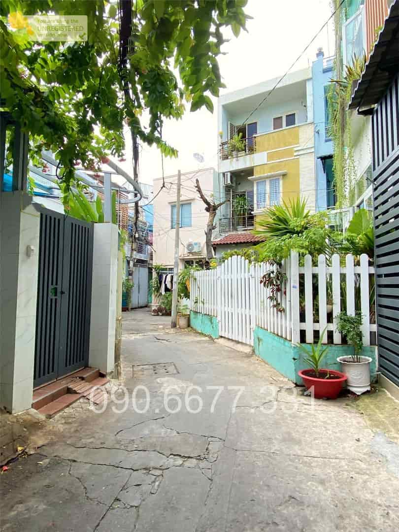 Ngã 4 Hàng Xanh, Hẻm thông, Nhà đẹp gần 100m2, 3 phòng ngủ khép kín, 8.2 tỷ
