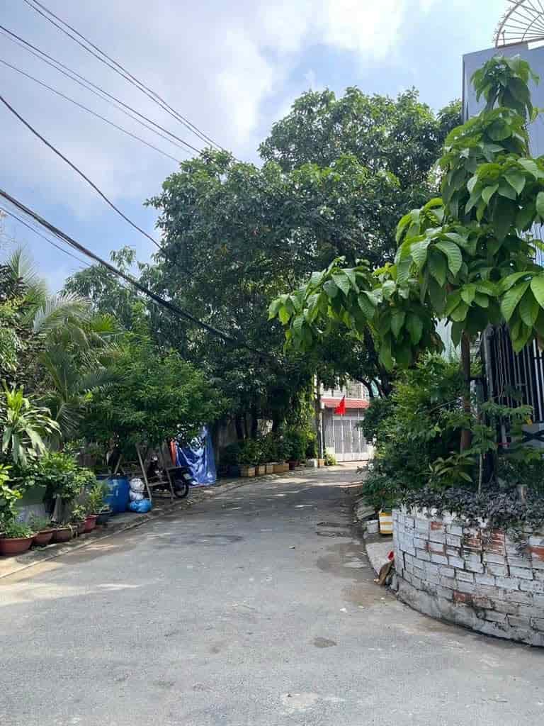 Nhà đẹp 3 tầng mua về ở ngay - ngay chợ, công viên, trường học