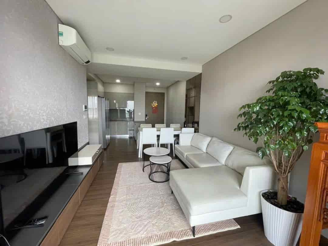 Thiếu Tiền Bán Gấp, CH Vinhomes Central Park Q.Bình Thạnh, DT67m2, 2PN2WC Giá 1ty260, Nội Thất Cơ Bản, SHR
