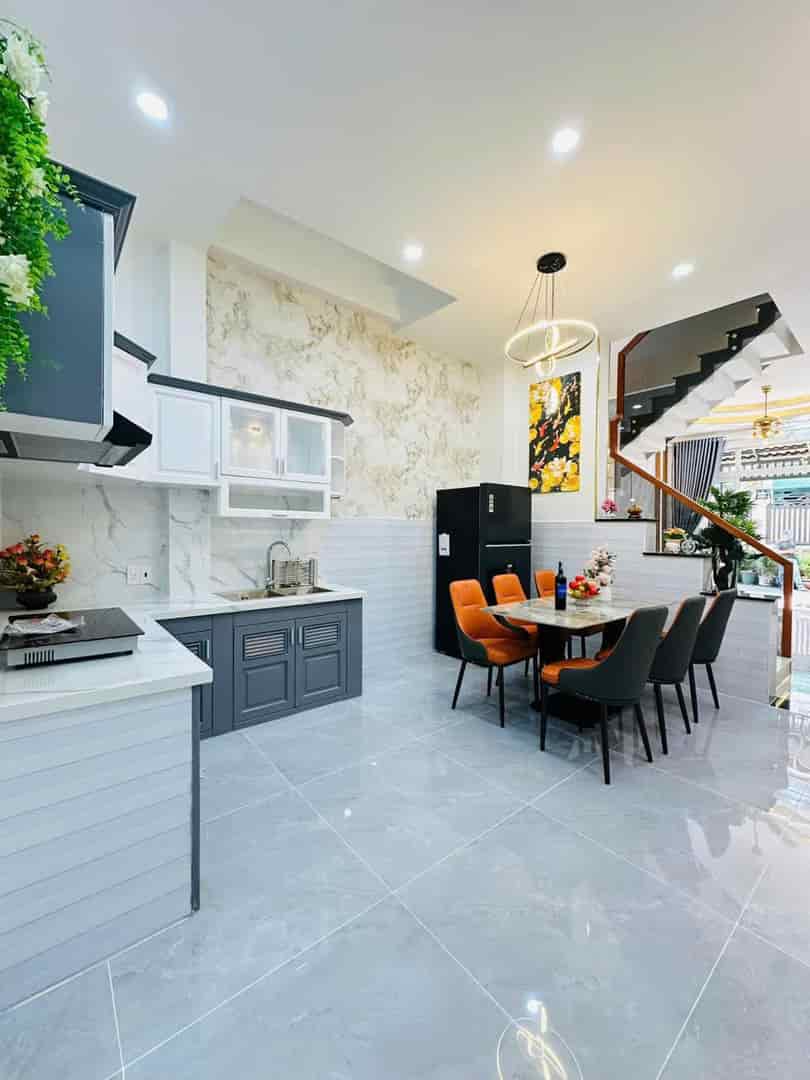 BÁN GẤP nhà HXH Nơ Trang Long, Bình Thạnh, xung quanh nhiều tiện ích, giá 3 tỷ 900 TL, sổ hồng riêng
