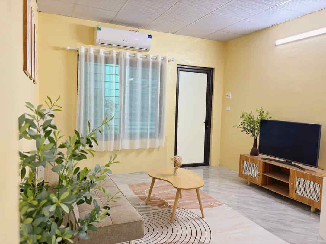 Cho thuê căn hộ 40m2 full nội thất, ban công, miễn phí đỗ xe, wifi tại 110 Trần Duy Hưng, Cầu Giấy