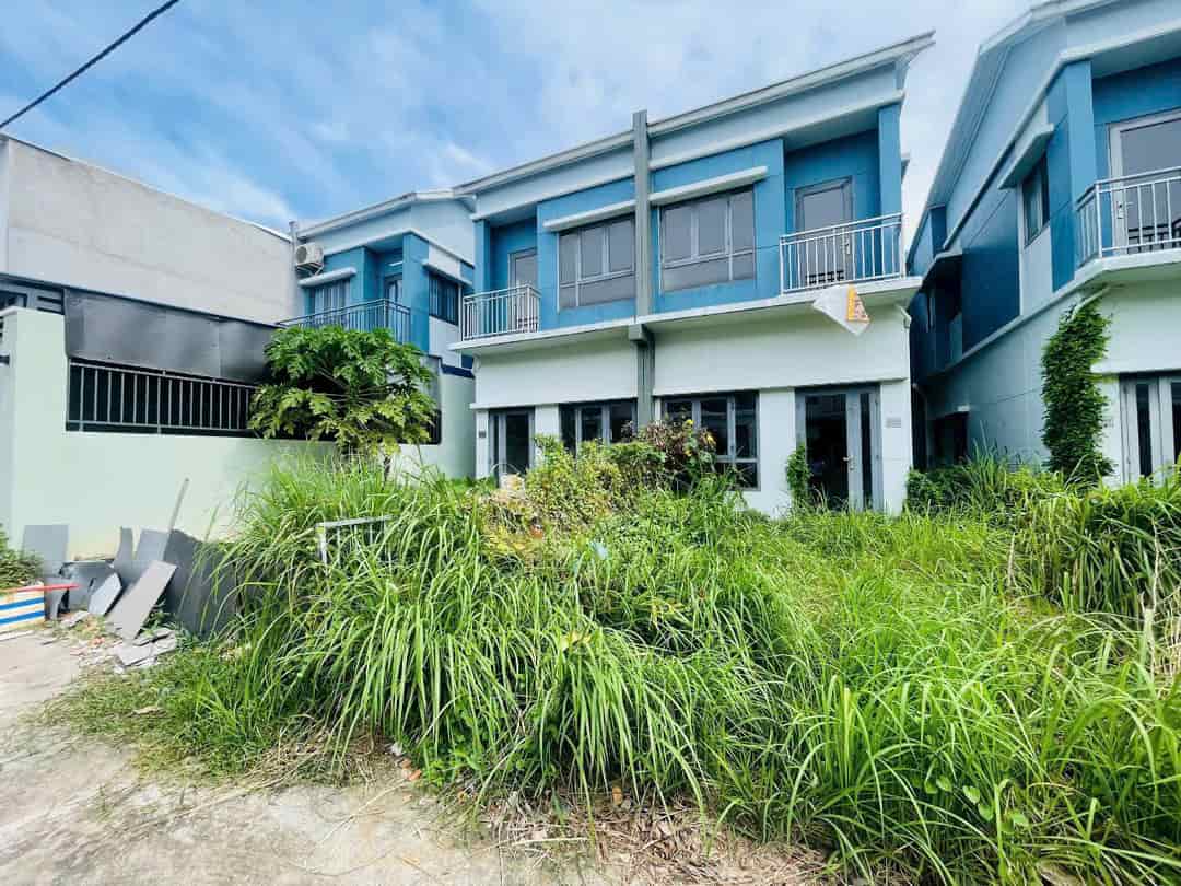 Bán biệt thự liên kế vườn 2 tầng xây kiên cố giá chỉ 1,5 tỷ đối diện trường Đại Học Việt Đức