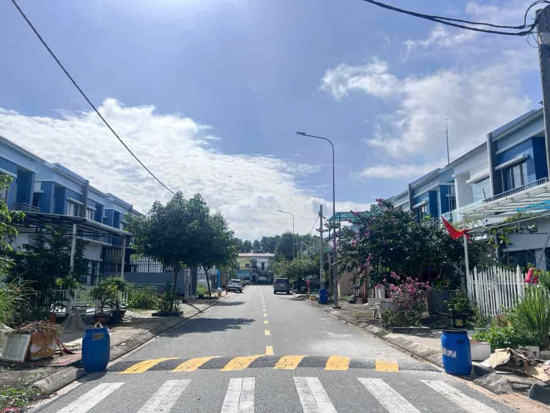 Ngộp nặng Bán gấp liền kề vườn tại Oasis City Bến Cát, giá tốt nhất thị trường - sang tên ngay