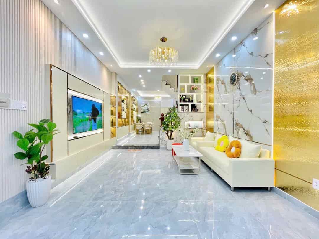 Cần bán gấp nhà DT 62m2, giá 3 tỷ 150 triệu hẻm xe hơi Cách Mạng Tháng 8, P12, Quận 10, SHR