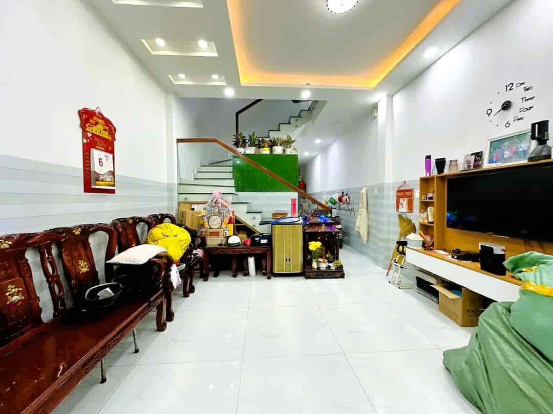 Bán nhà 2 tầng mới đẹp đường số 11 Linh Xuân, sân ô tô, 3pn