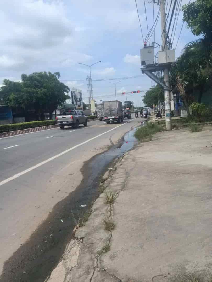 BÁN GẤP XƯỞNG ĐANG CÓ DÒNG TIỀN 45TR/THÁNG, HỢP ĐỒNG ỔN ĐỊNH, 1400M2, 500M THỔ CƯ, 18 TỶ
