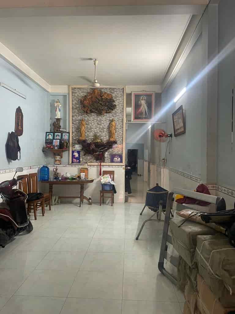 Nhà 2 tầng, MT đường Tam Châu, Tam Phú Thủ Đức