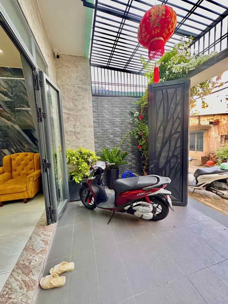 Nhỉnh 7 tỷ- Nhà 4 tầng mới tinh- HXH- gần CĐ Công Thương- Q9