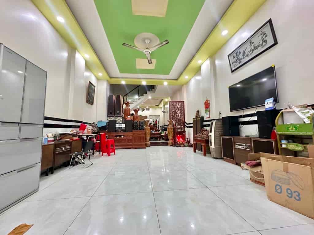 Nhà 4 tầng- MT đường 16m- Ngay chợ Hiệp Bình- Thủ Đức
