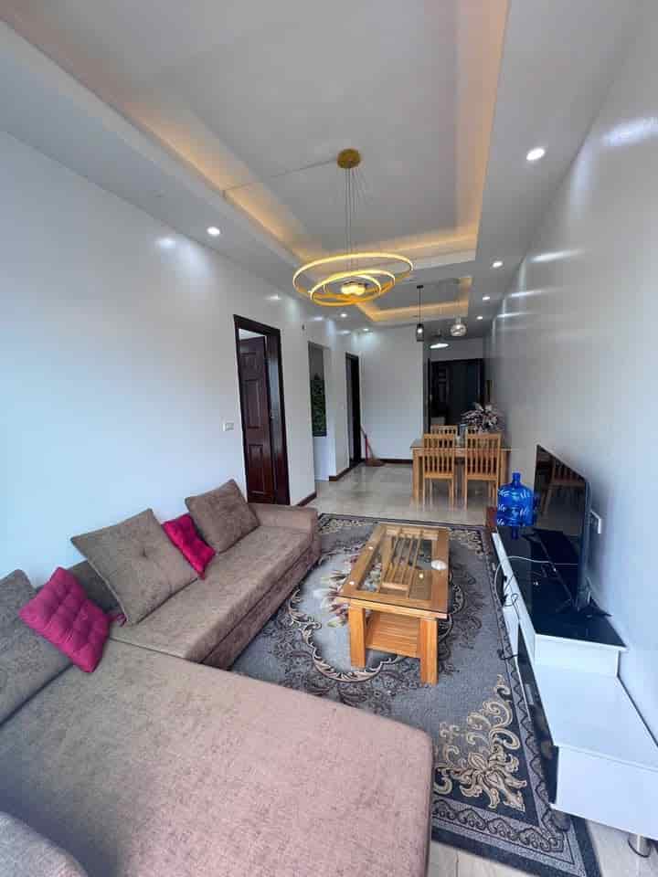 Chính chủ chuyển sinh sống cần bán căn hộ 2Pn 68m2 chung cư Bim 17 Tầng, trung tâm du lịch Hạ Long.