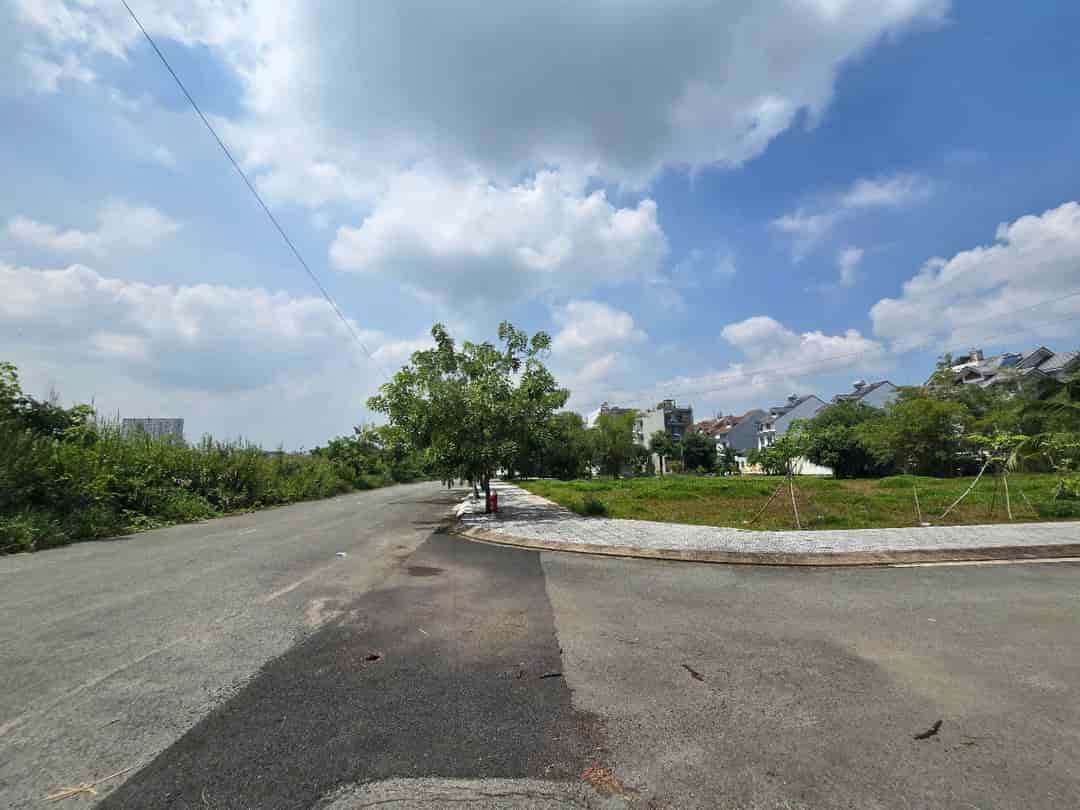 Bán lô đất 2 mặt tiền Trục chính khu  Nam Long -Đường D5 - Phước long B . TP THỦ ĐỨC. DT: 2045m2