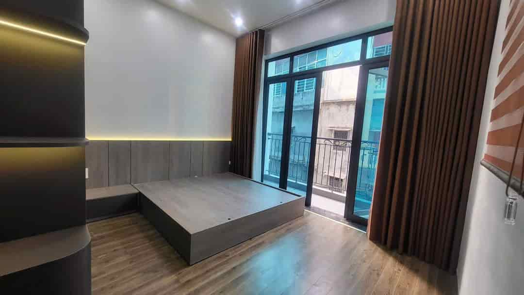 Cần cho thuê nhà đẹp lô góc Quan Nhân, 4 tầng, 46m2, 4 ngủ, 17 Triệu