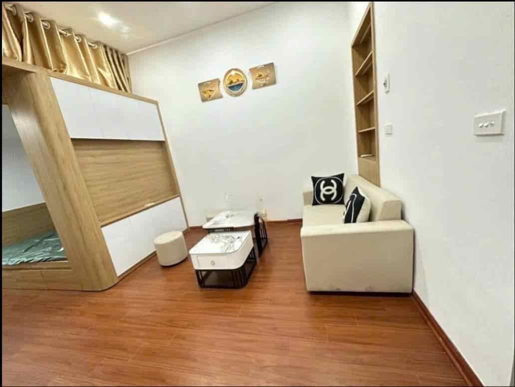 Cho thuê căn hộ Tập thể tầng 3 90 Phố Lò Đúc 40m2, Full đồ ở gđ, nhóm 3 người