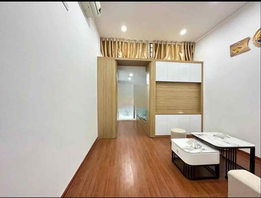 Cho thuê căn hộ Tập thể tầng 3 90 Phố Lò Đúc 40m2, Full đồ ở gđ, nhóm 3 người