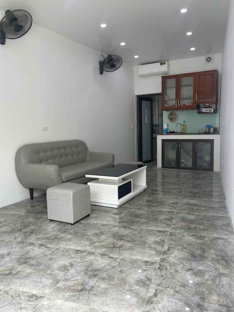 Cho thuê nhà Phố Thịnh Liệt, 3 tầng x 35m2, ngõ 3 ô tô tránh nhau, KD đỉnh chỉ 9.5 Triệu